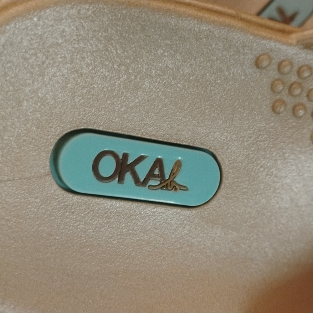 Oka B Sandy Gold And Coral Accent Flipflops - Picture 5 of 9